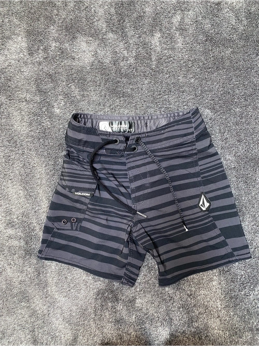 Volcom Boys Board Shorts 4T Like New Swim Surf Beach